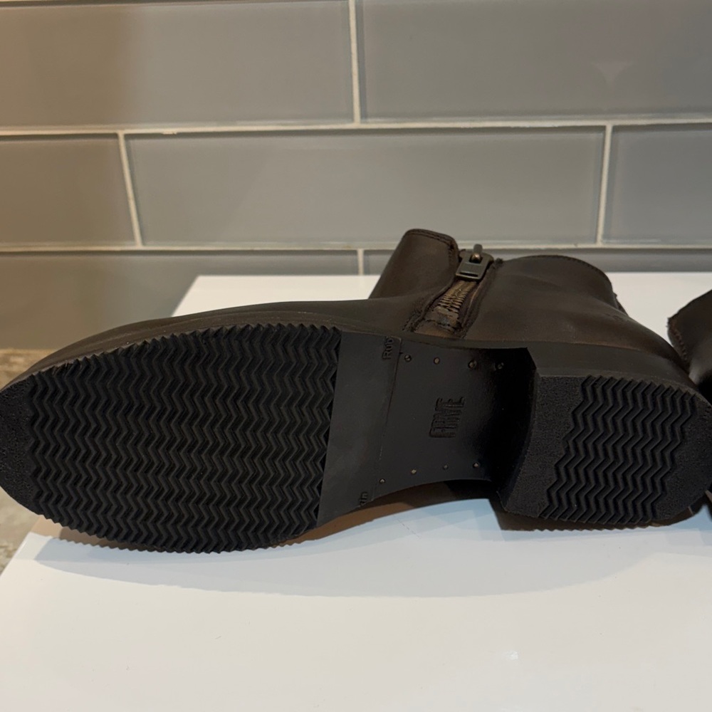 Frye Madison Moto Shootie - Picture 4 of 6